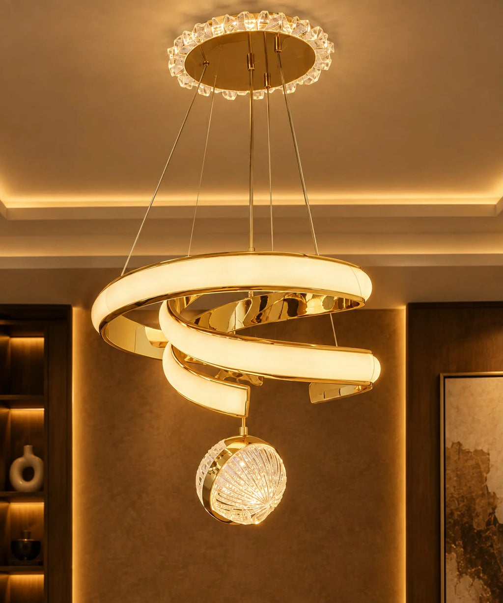 Luna Gold Spiral Pendant – detail