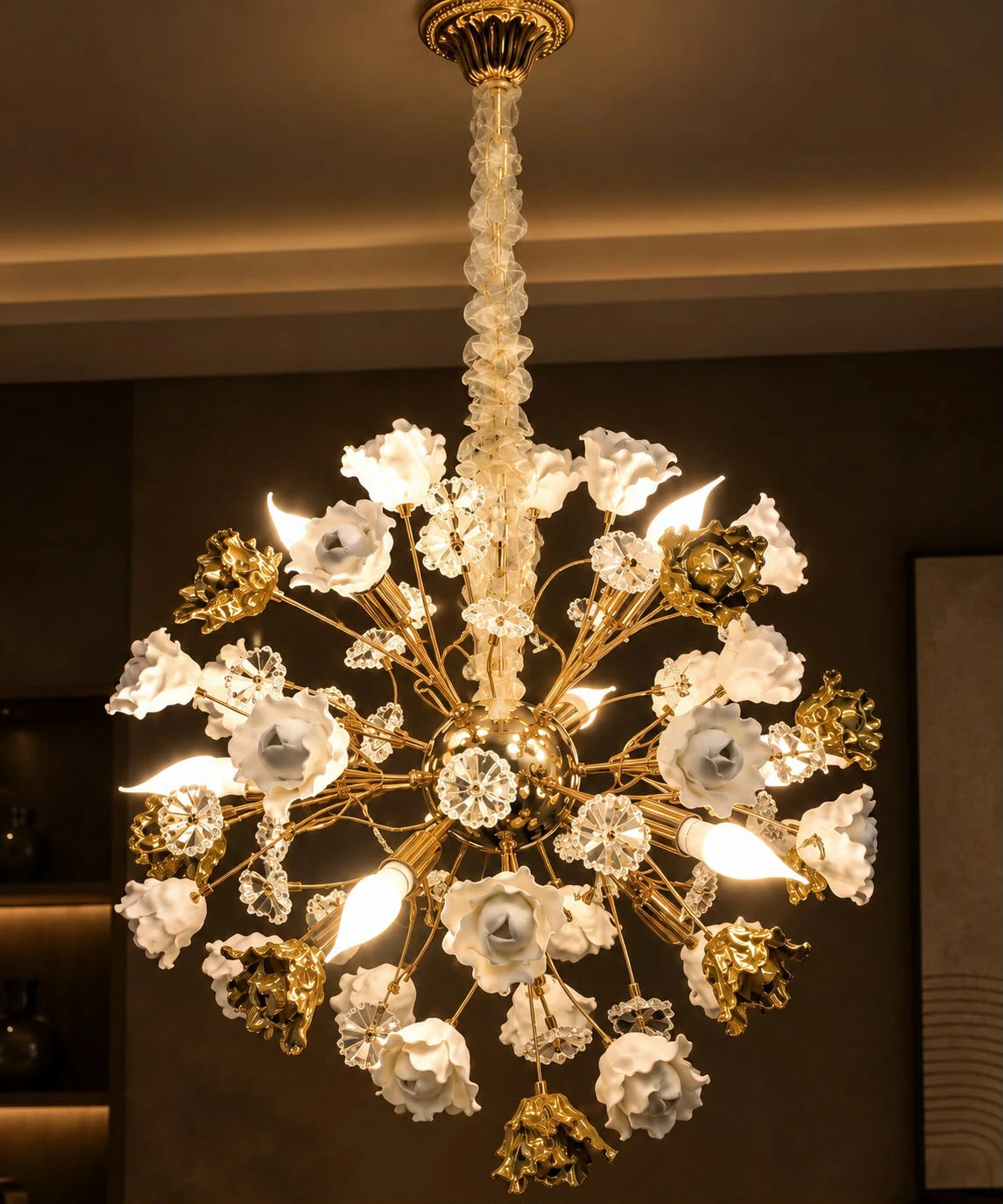 Rosalia Floral Chandelier – detail