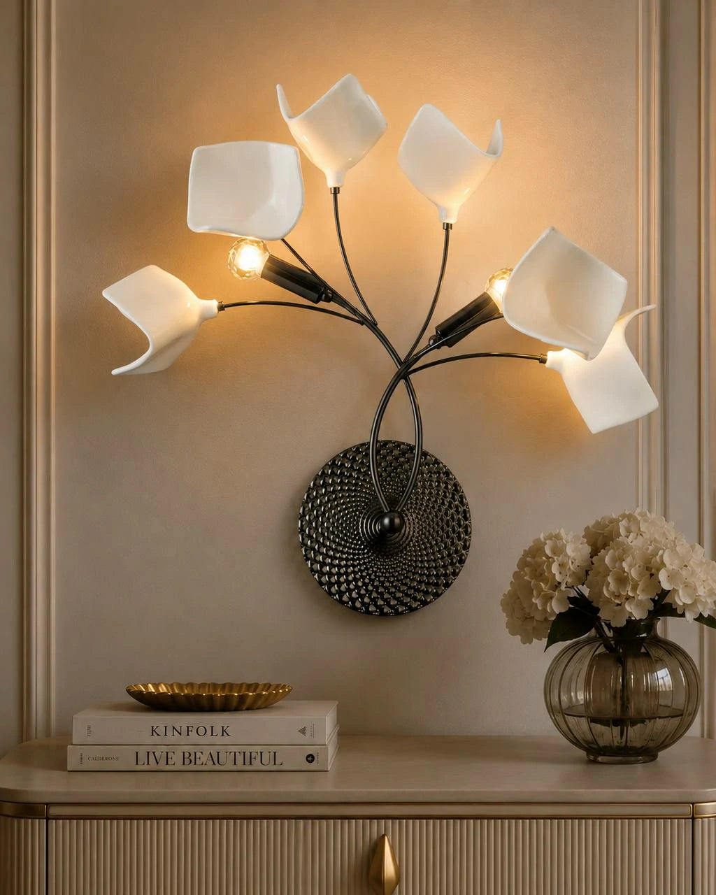 Royal Orchid Black Wall Sconce – detail