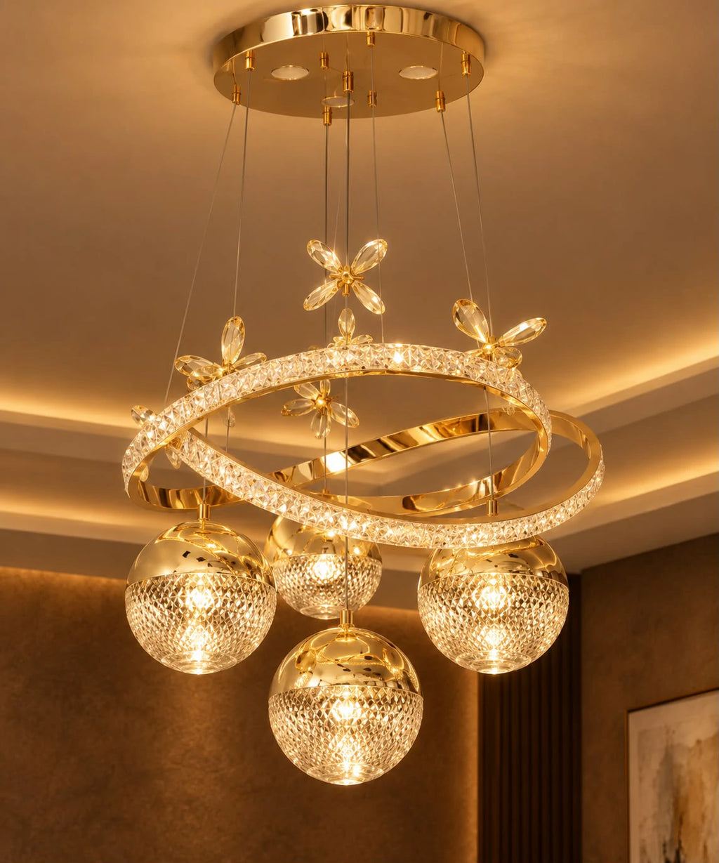 Lora Gold Crystal Pendant – detail