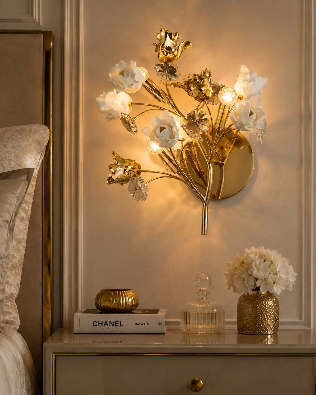 Royal Rose Wall Sconce – detail