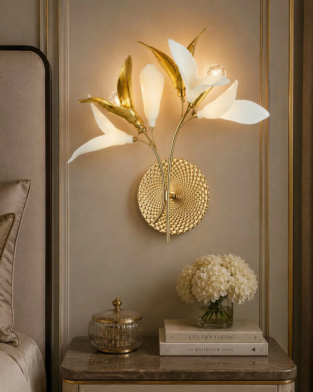 Orchid Royal Wall Sconce – detail