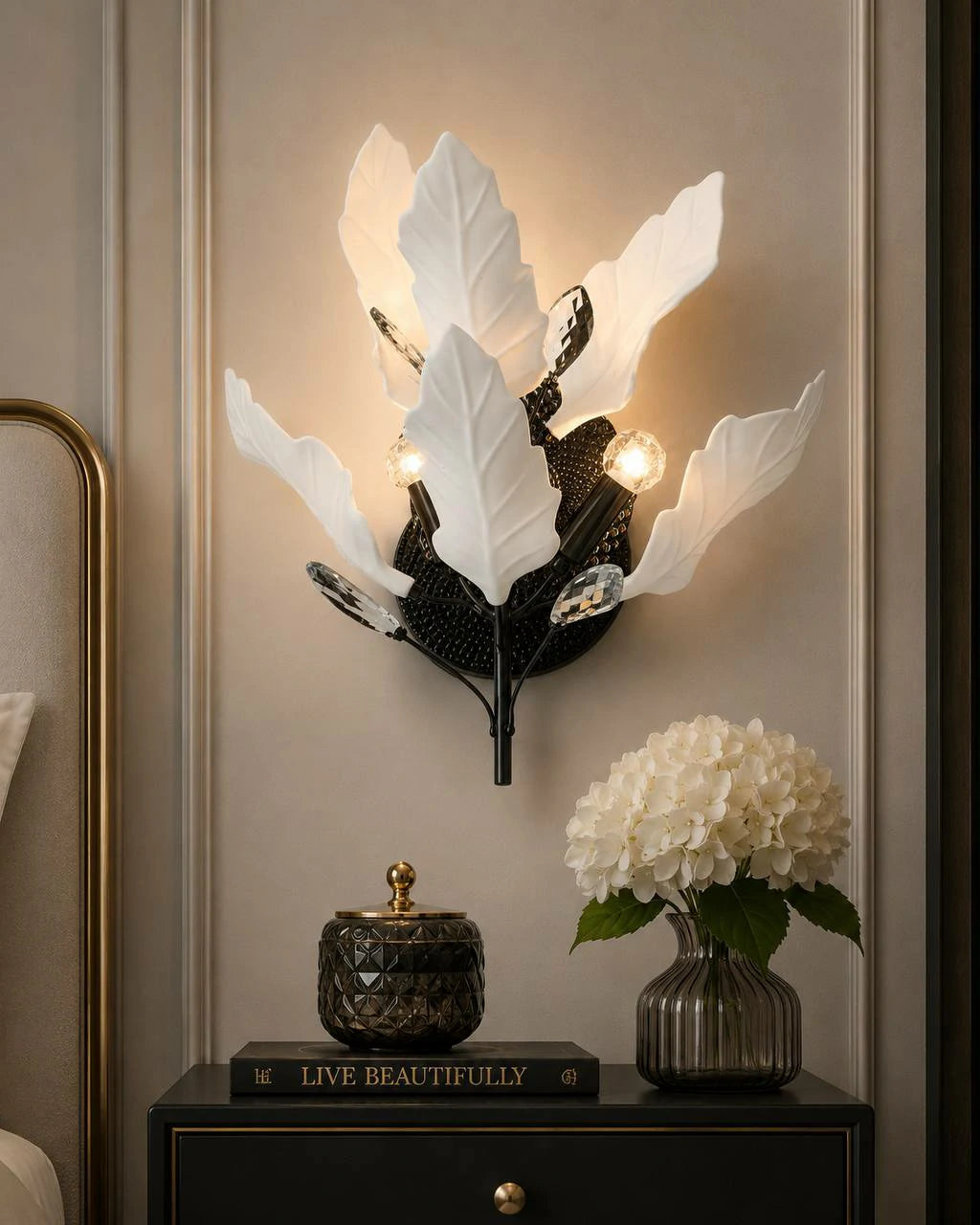 Noir Royal Wall Sconce – detail