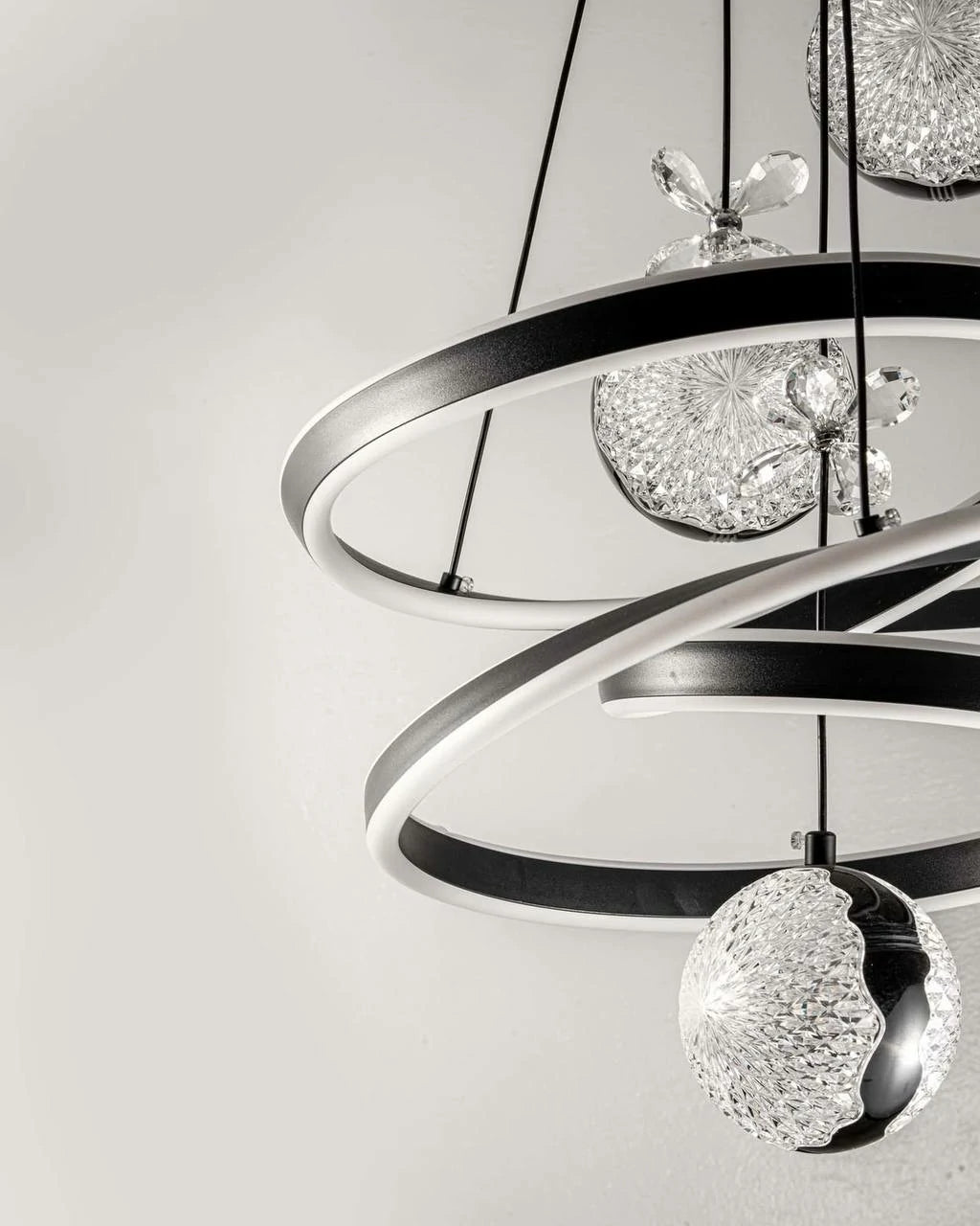 Black Rings Crystal Pendant – detail