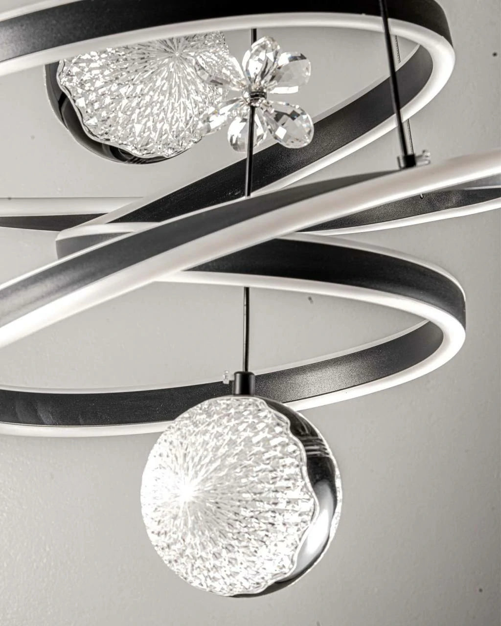Black Rings Crystal Pendant – lit